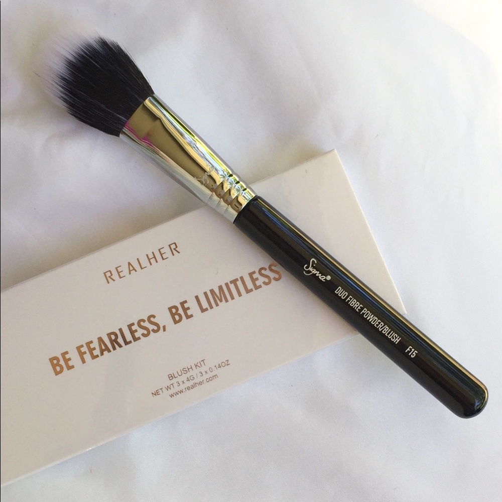 New! Sigma F15 blush or powder brush